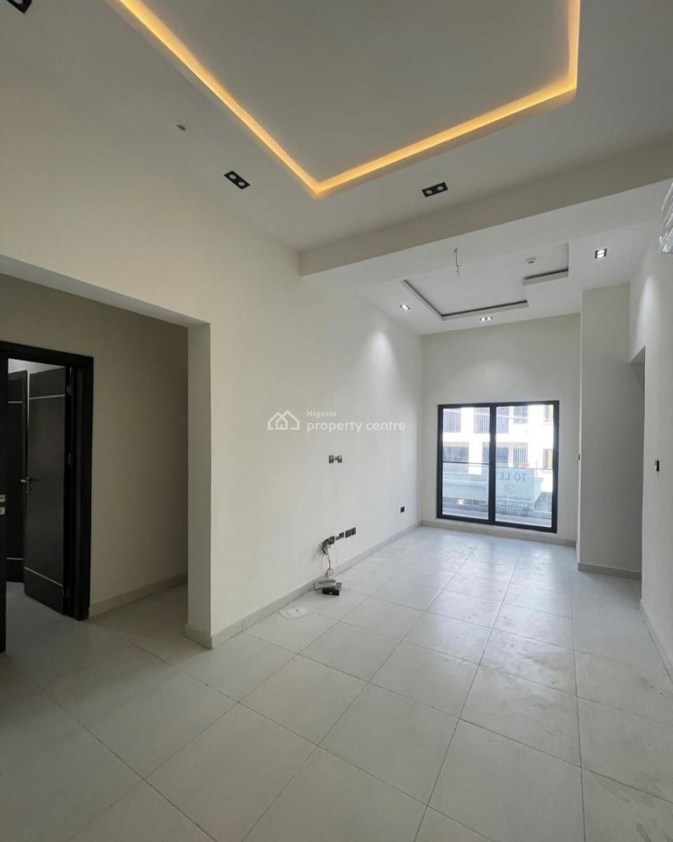 Beautiful 2 Bedroom Flat with Bq, Lekki Phase 1, Lekki, Lagos, Flat / Apartment for Rent