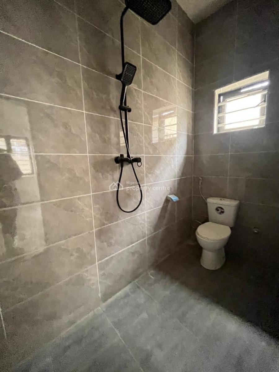 3 Beds  Detached Bungalow  4 Parking, Apo, Abuja, Detached Bungalow for Sale