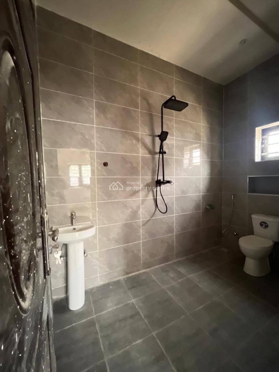 3 Beds  Detached Bungalow  4 Parking, Apo, Abuja, Detached Bungalow for Sale