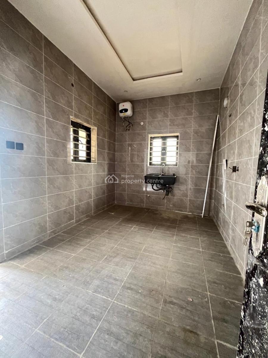 3 Beds  Detached Bungalow  4 Parking, Apo, Abuja, Detached Bungalow for Sale