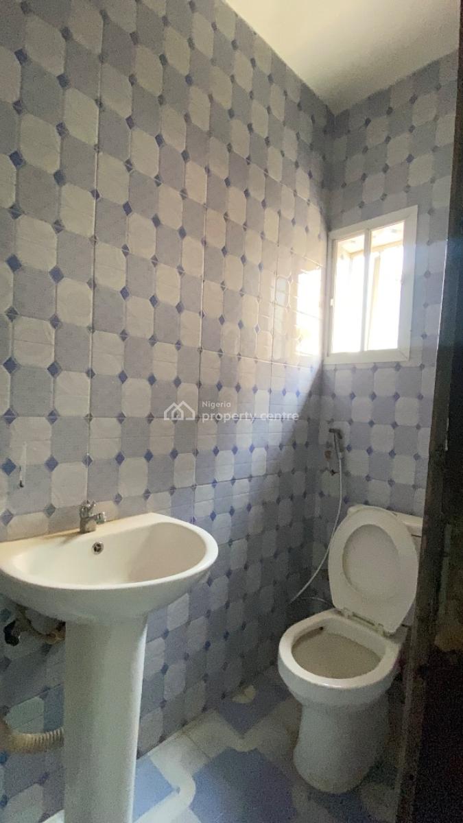 Spacious 3 Bedroom Flat  Jahi, Jahi By Aduvie, Jahi, Abuja, Flat / Apartment for Rent