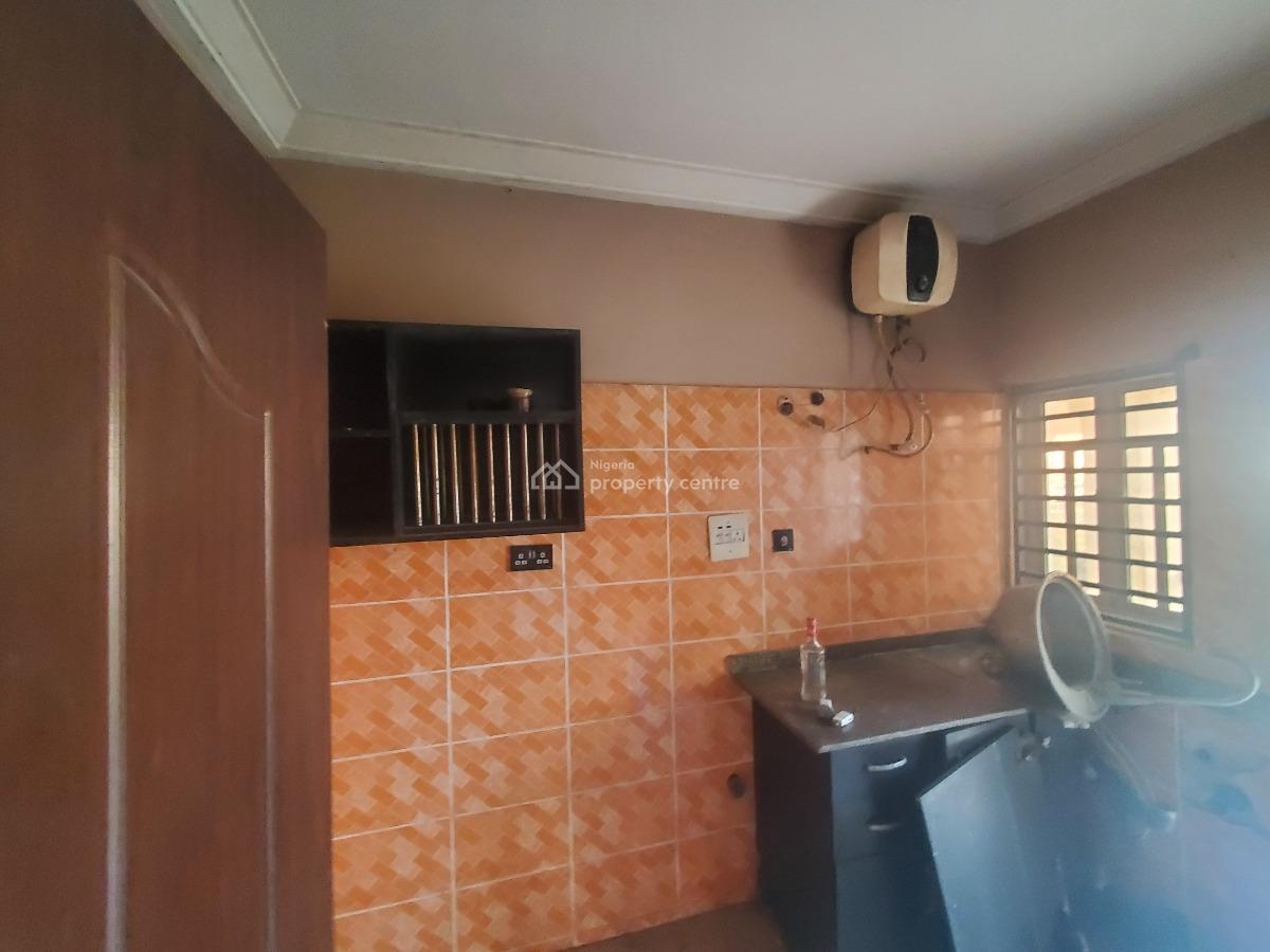 Well Maintained 2-bedroom Apartment, Lbs, Olokonla, Ajah, Lagos, Flat / Apartment for Rent