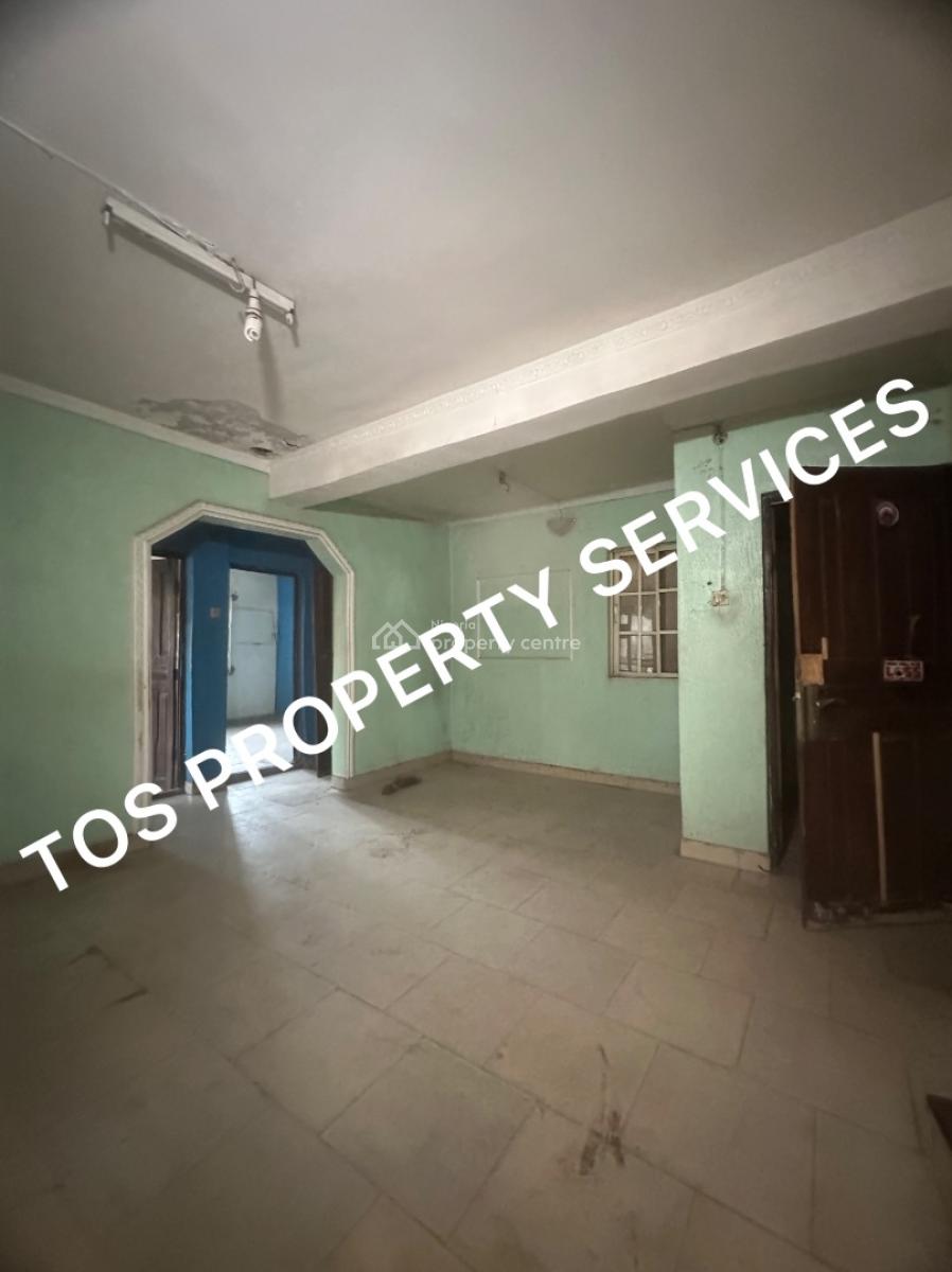 2 Bedroom Apartment ( Upstairs), Bornoway/olonode Street, Alagomeji, Yaba, Lagos, Flat / Apartment for Rent