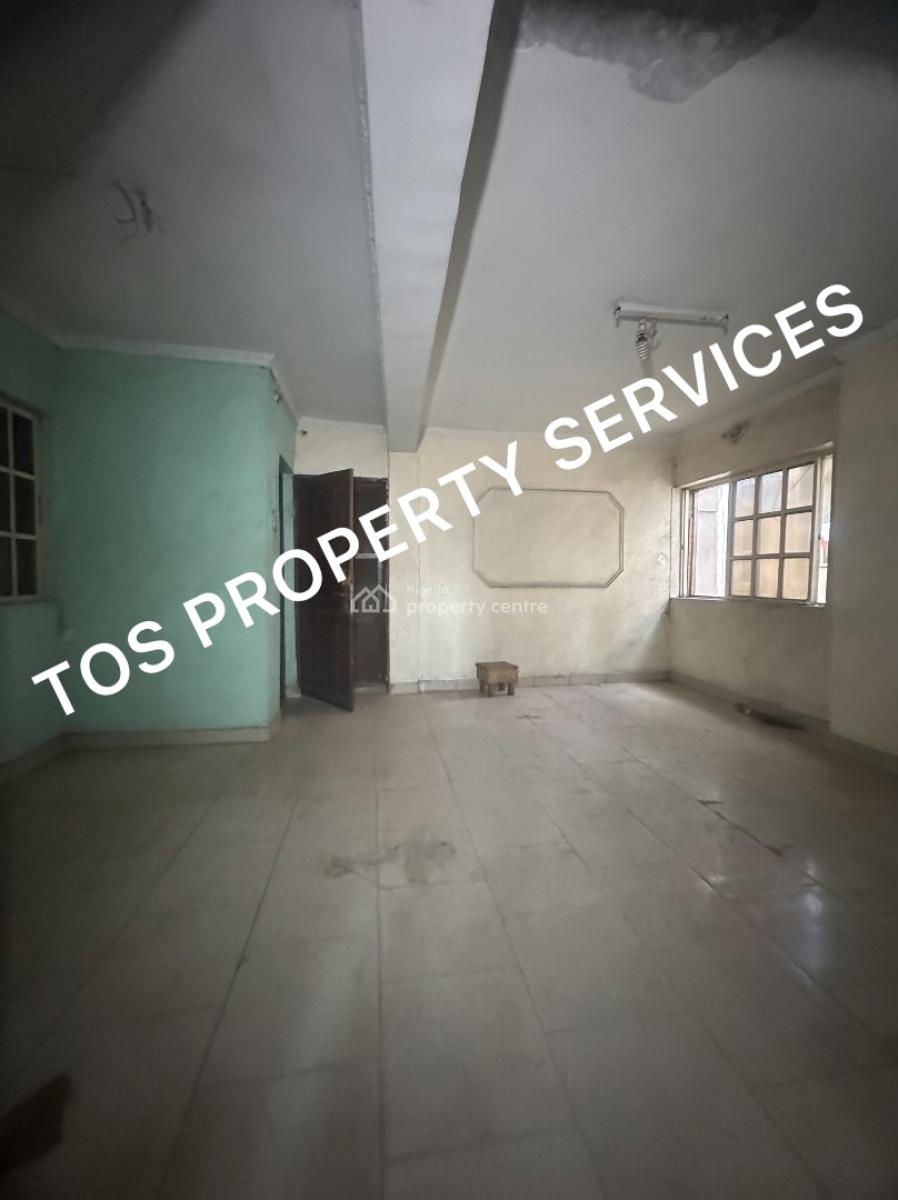 2 Bedroom Apartment ( Upstairs), Bornoway/olonode Street, Alagomeji, Yaba, Lagos, Flat / Apartment for Rent