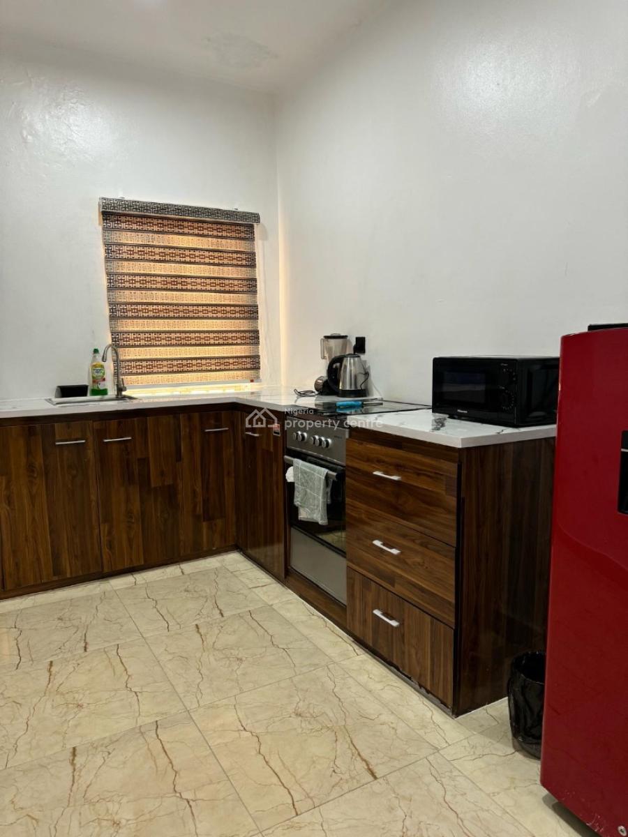 Cozy 1 - Bedroom Apartment with Balcony, Lekki Phase 1, Lekki, Lagos, Mini Flat (room and Parlour) Short Let