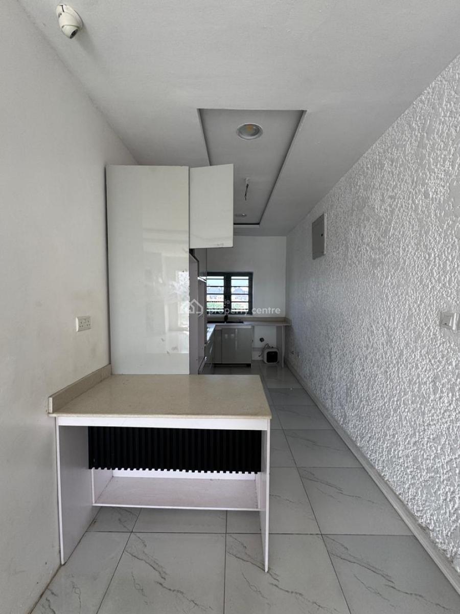 2 Bedroom Apartment with Swimming Pool on The Forth Floor , Ikate Lek, 2 Bedroom with Luxury Lifestyle in a Serene Neighborhood, Ikate Lekki, Ikate, Lekki, Lagos, Flat / Apartment for Sale