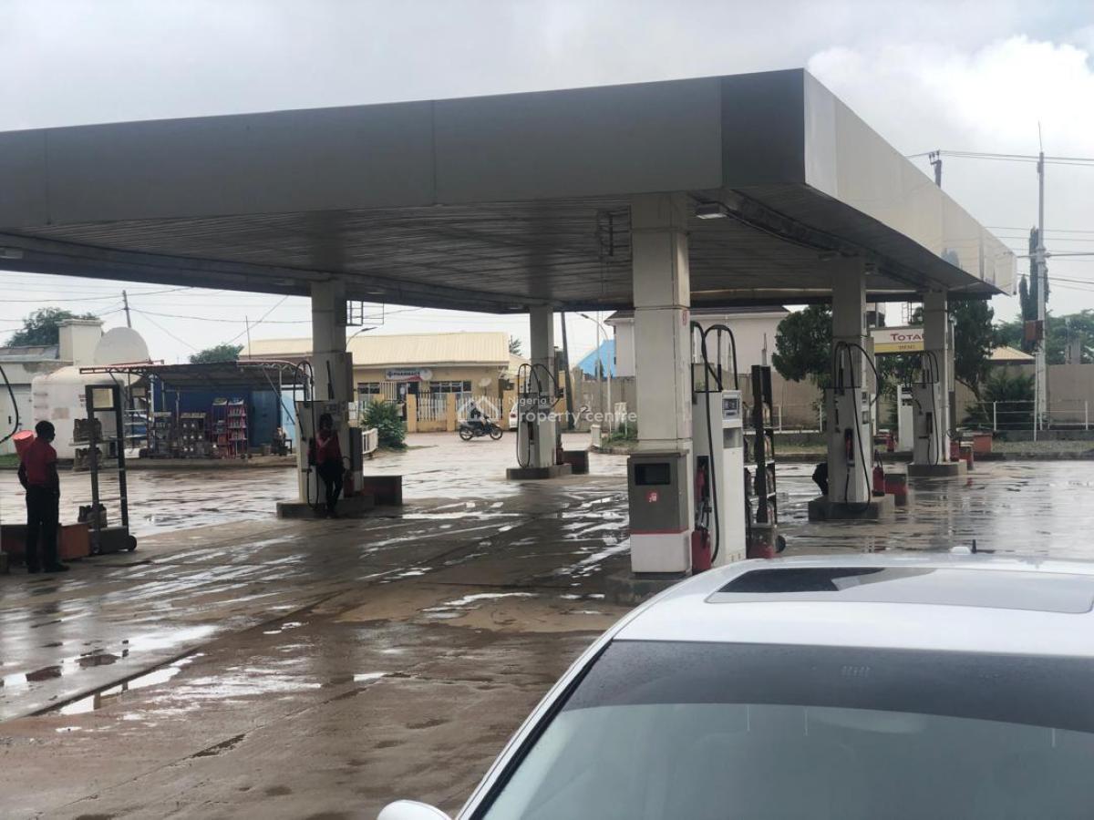8 Pumps Fuel Station with Supermarket & Car Wash, Lugbe District, Abuja, Filling Station for Sale