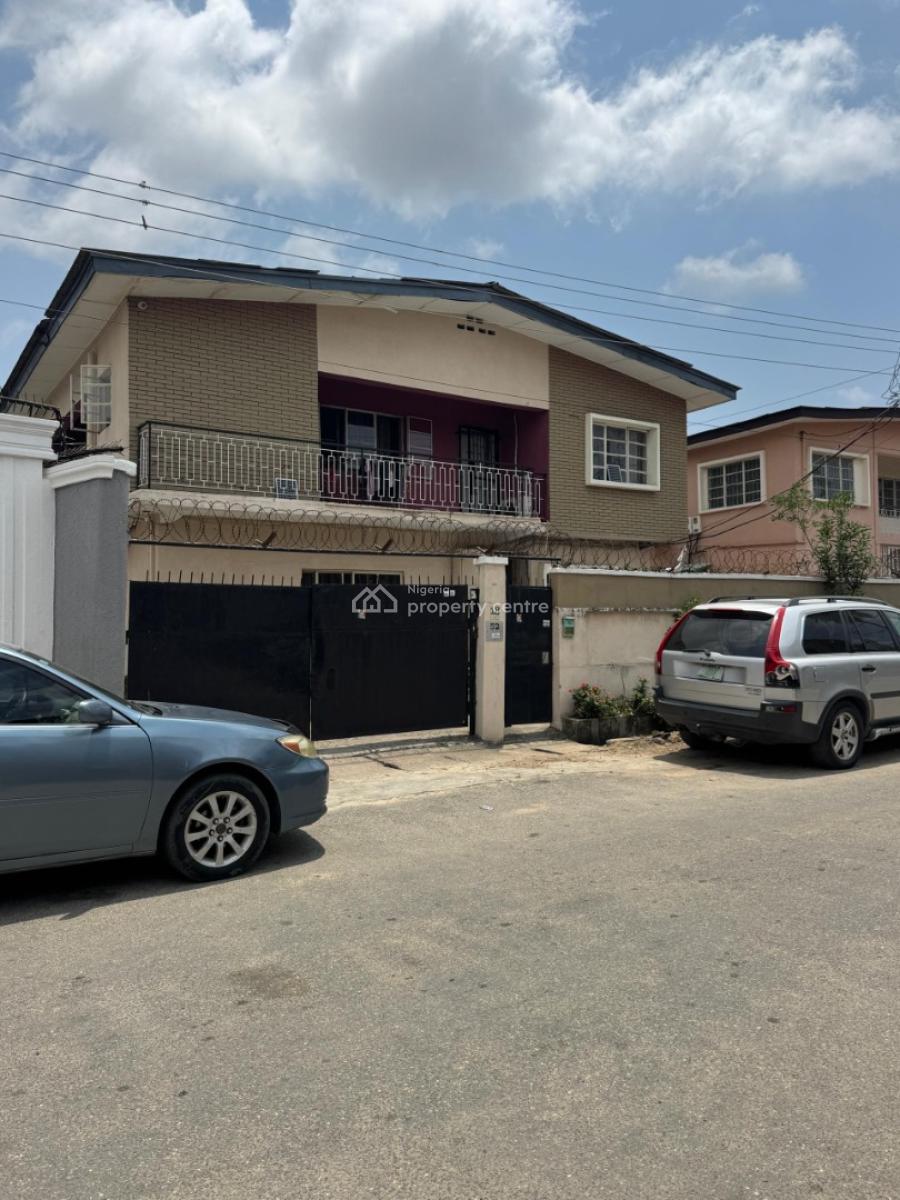Nice Storey Building, Surulere, Lagos, Block of Flats for Sale