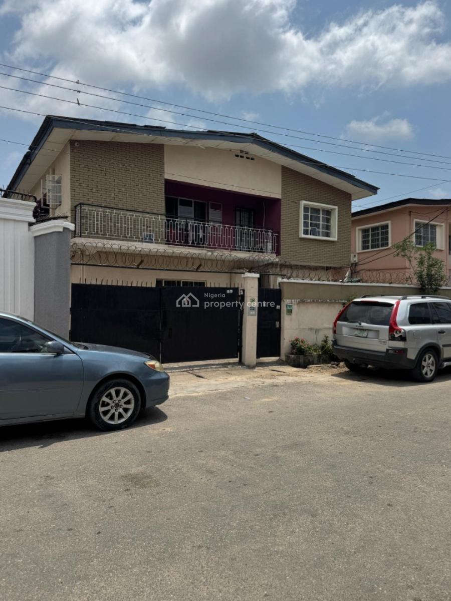 Nice Storey Building, Surulere, Lagos, Block of Flats for Sale