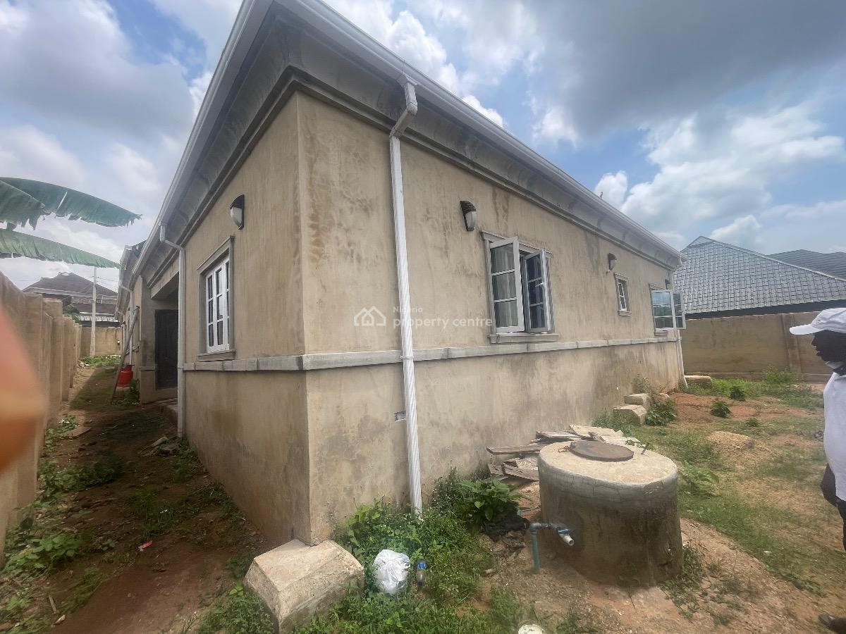 Five(5) Bedroom Bungalow in Abeokuta, Opposite Paramount Fm, Sagamu-abeokuta Expressway, Toolu, Abeokuta, Abeokuta South, Ogun, Detached Bungalow for Sale