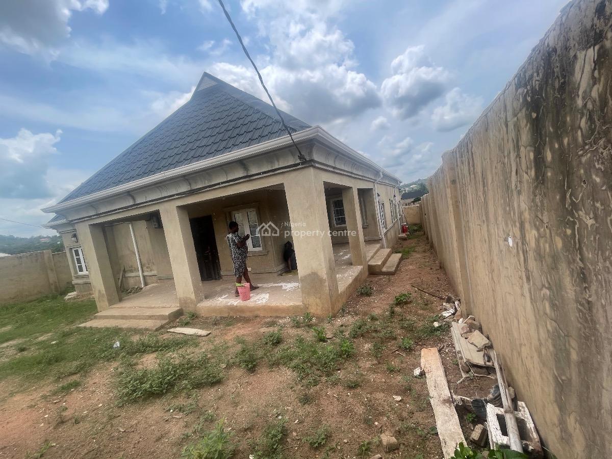Five(5) Bedroom Bungalow in Abeokuta, Opposite Paramount Fm, Sagamu-abeokuta Expressway, Toolu, Abeokuta, Abeokuta South, Ogun, Detached Bungalow for Sale