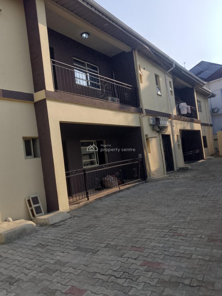 Very Spacious and Neat 3 Bedrooms Flat, Lekki County, Lekki, Lagos, Flat / Apartment for Rent