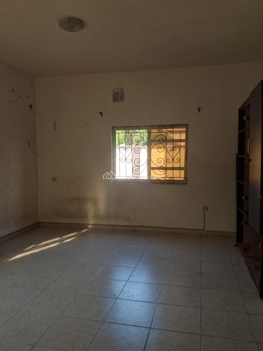 Very Spacious and Neat 3 Bedrooms Flat, Lekki County, Lekki, Lagos, Flat / Apartment for Rent