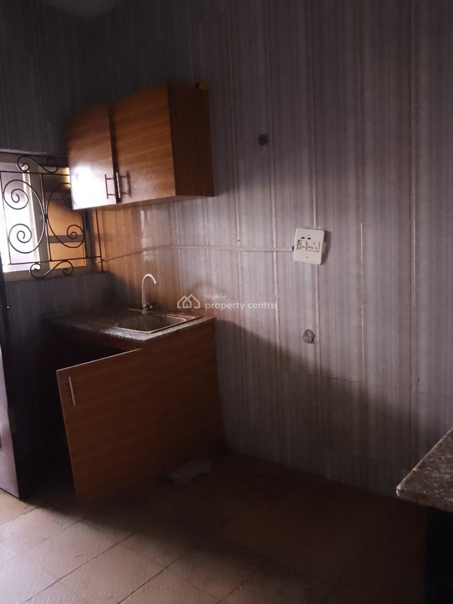 Very Spacious and Neat 3 Bedrooms Flat, Lekki County, Lekki, Lagos, Flat / Apartment for Rent