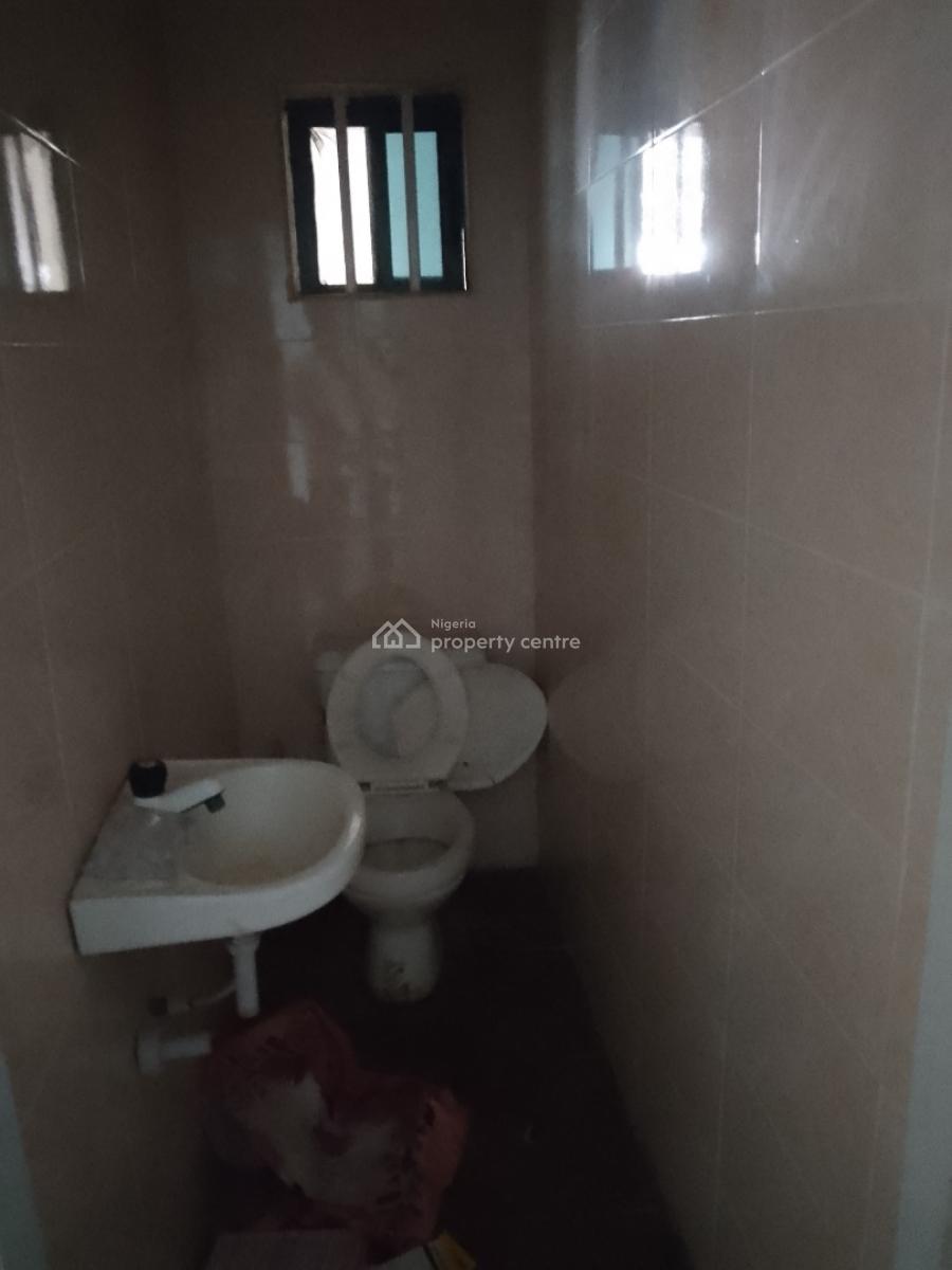 a Spacius and Beautiful 2 Bedroom, Lekki County, Lekki, Lagos, Flat / Apartment for Rent