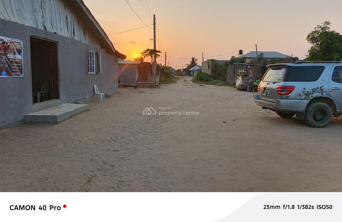 Half Plot of Level Dry Fence Land, Close Main Road, Offin, Igbogbo, Ikorodu, Lagos, Residential Land for Sale