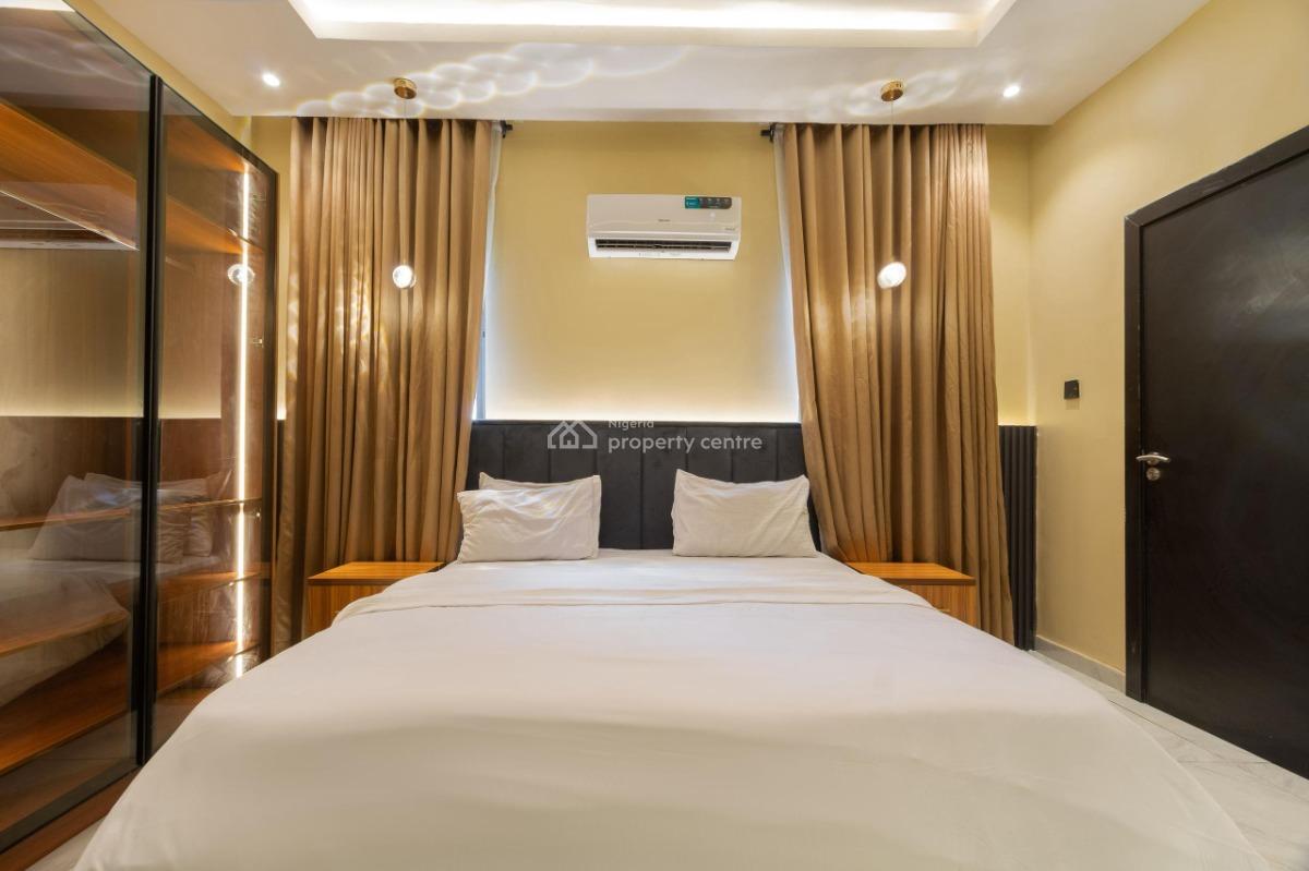 Luxury 2bedroom with Ps5, Snooker, Elevator & Pool, Lekki Phase 1, Lekki, Lagos, Flat / Apartment Short Let