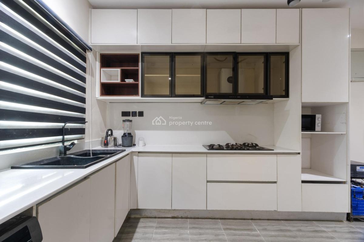 Luxury 2bedroom with Ps5, Snooker, Elevator & Pool, Lekki Phase 1, Lekki, Lagos, Flat / Apartment Short Let