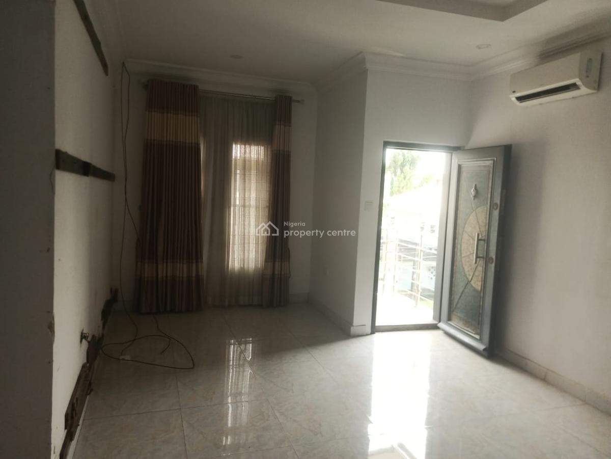 Executive 2 Bedroom Apartment (6 Units in The Compound), Off Admiralty Way, Lekki Phase 1, Lekki, Lagos, Flat / Apartment for Rent