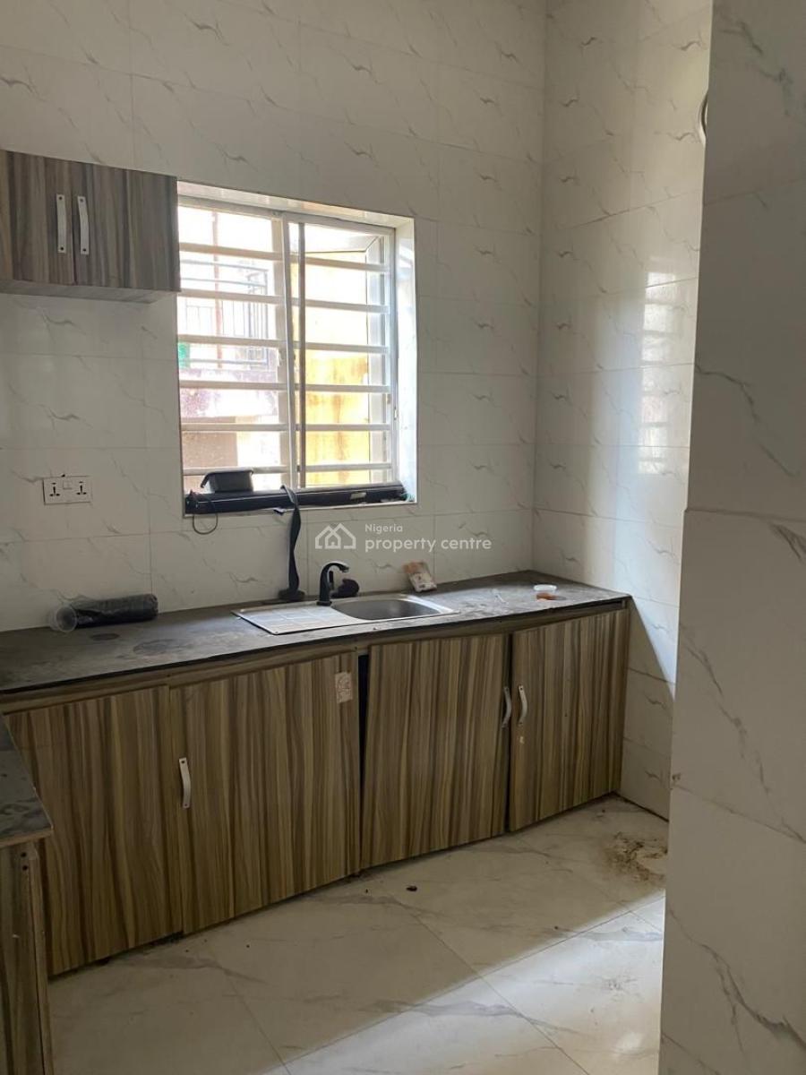 Very Sharp 2 Bedroom Apartment in a Secured Estate, Sangotedo, Ajah, Lagos, Flat / Apartment for Rent