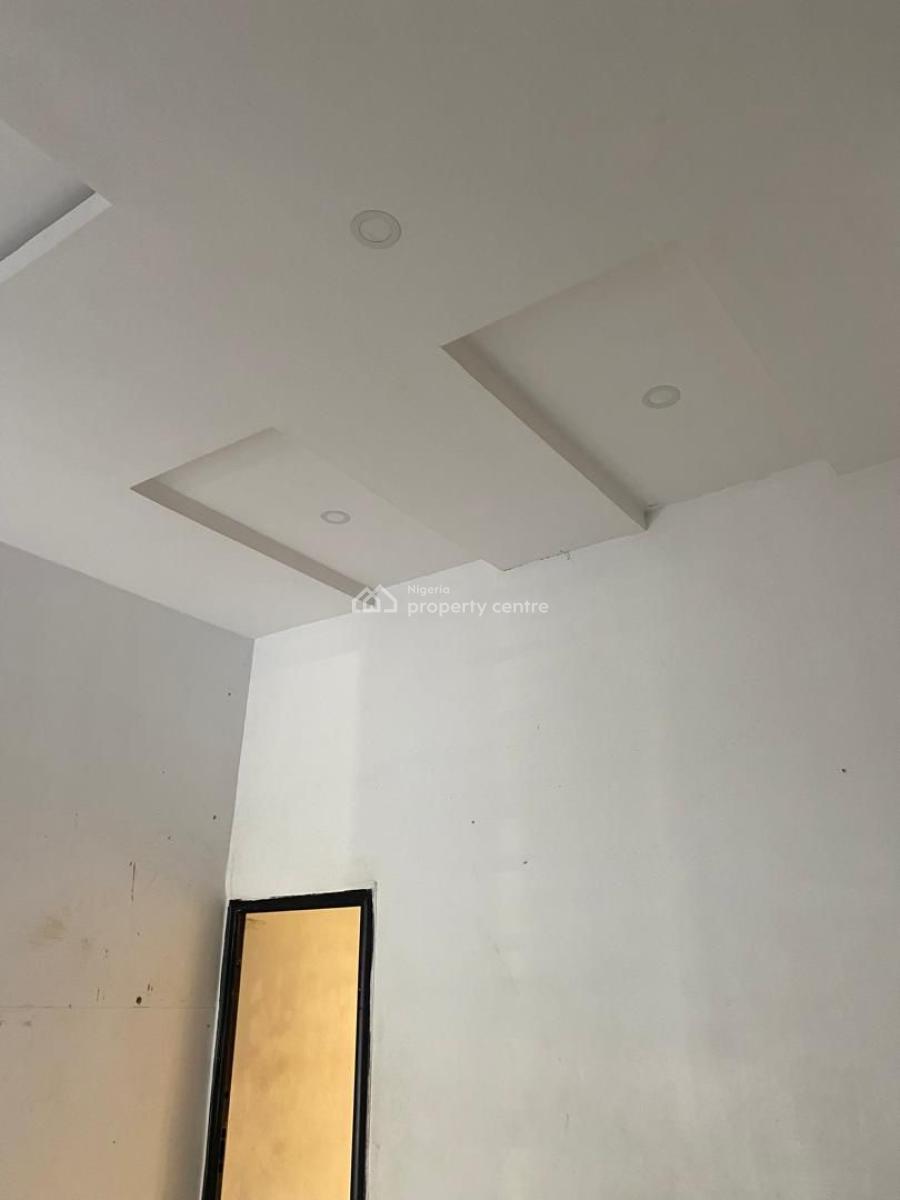 Very Sharp 2 Bedroom Apartment in a Secured Estate, Sangotedo, Ajah, Lagos, Flat / Apartment for Rent