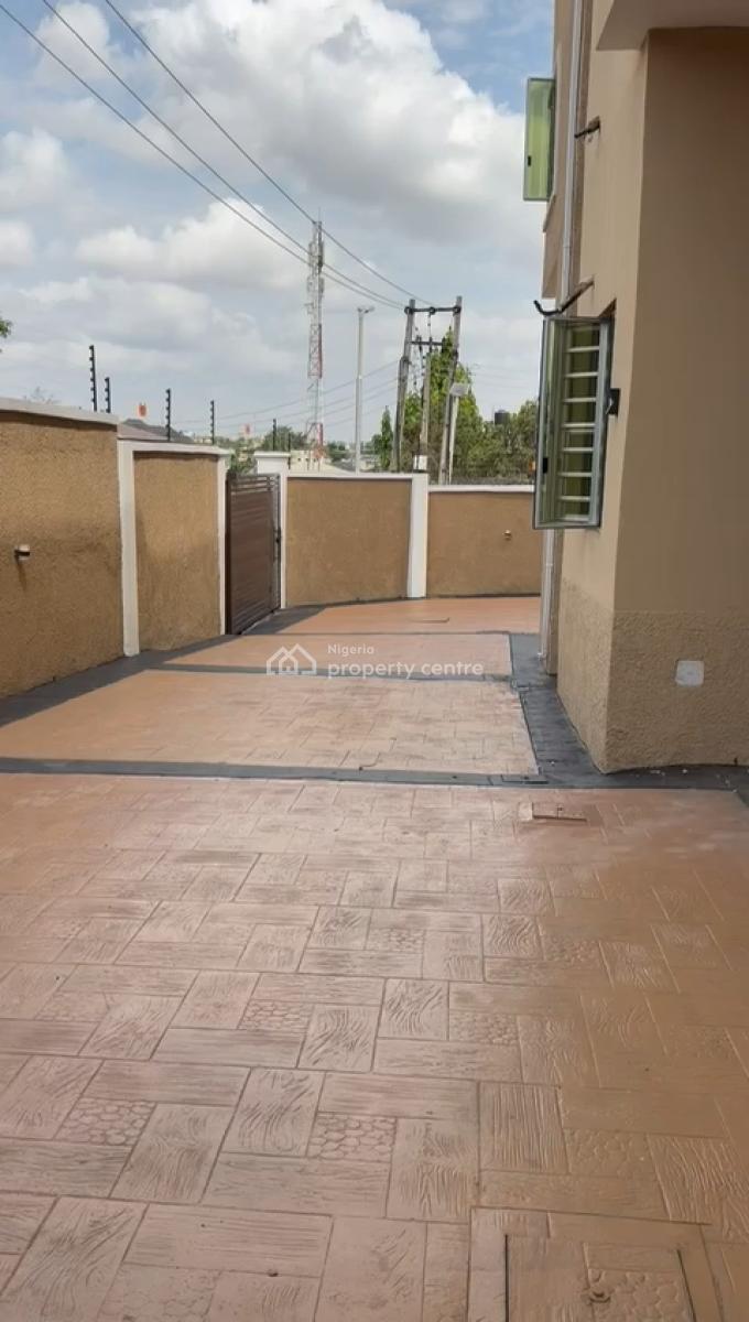 3 Bedroom Flat, Gra Phase 2, Magodo, Lagos, Flat / Apartment for Sale