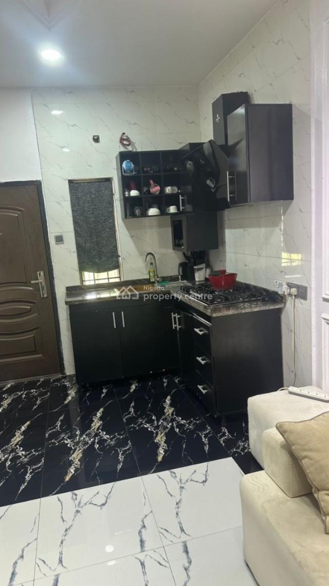 Spacious Masters Bedroom, Ikate Elegushi, Lekki, Lagos, Flat / Apartment for Rent
