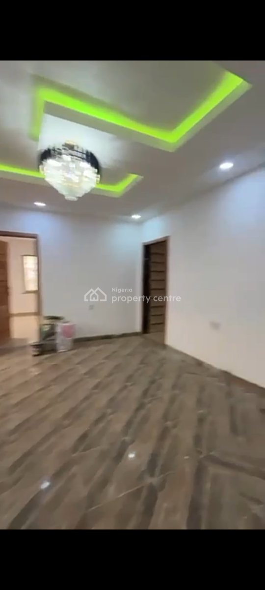 Lovely 3 Bedroom Flat, Palmgrove, Shomolu, Lagos, Flat / Apartment for Rent