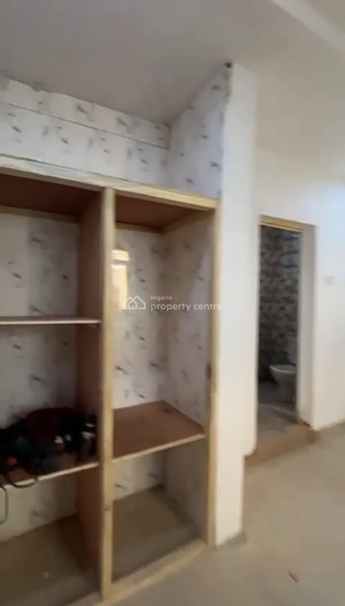 Lovely 3 Bedroom Flat, Palmgrove, Shomolu, Lagos, Flat / Apartment for Rent