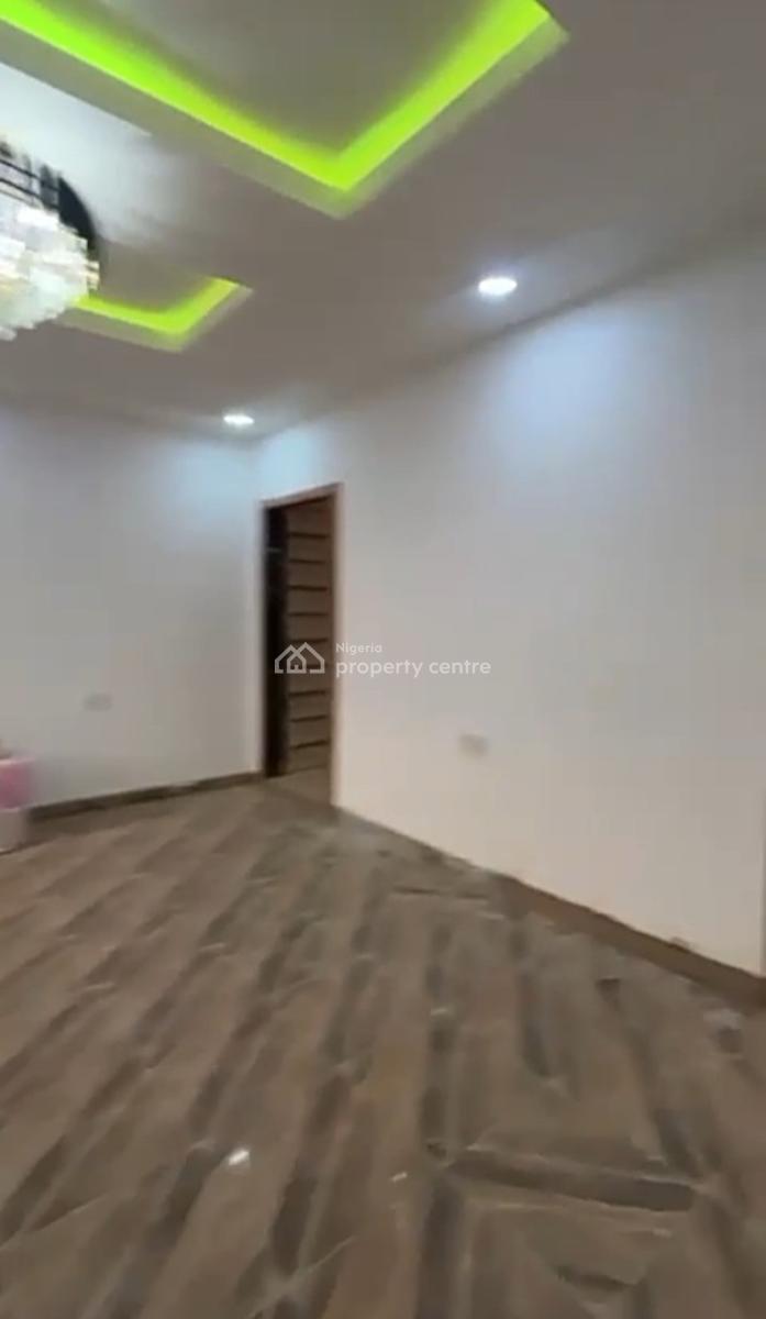 Lovely 3 Bedroom Flat, Palmgrove, Shomolu, Lagos, Flat / Apartment for Rent