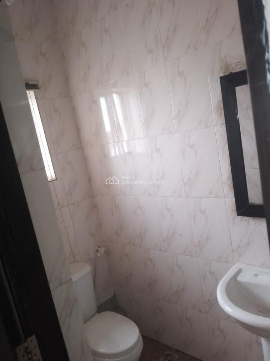 Spacious 3 Bedroom in Secured Estate Second Floor, Ologolo, Lekki, Lagos, Flat / Apartment for Rent