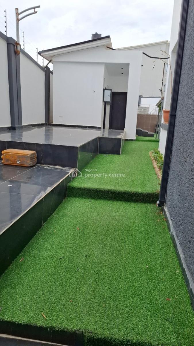 Newly Built 6 Bedroom Smart Maisonette Guest Chalet, Nice Location at Guzape, Guzape District, Abuja, Detached Duplex for Sale