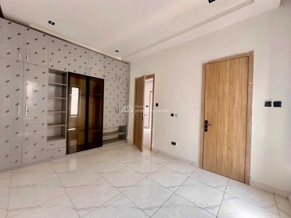 Spacious, Secure and Well Serviced 4 Bedroom Terraced Duplex, Abraham Adesanya, Ajah, Lagos, Terraced Duplex for Rent