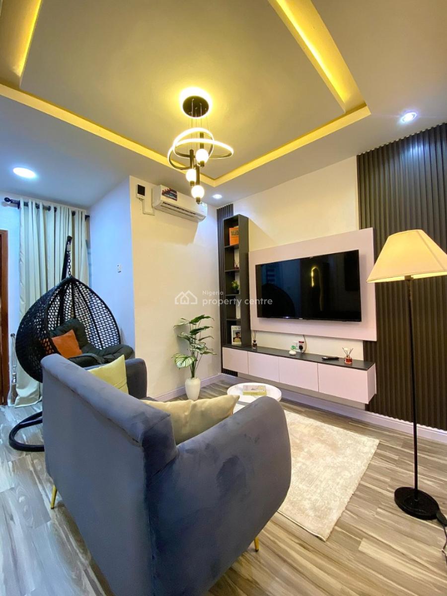 Luxury 1 Bedroom Apartment with Housekeeping and 24hours Power Supply, Refrigerator, Netflix, Yaba, Lagos, Flat / Apartment Short Let