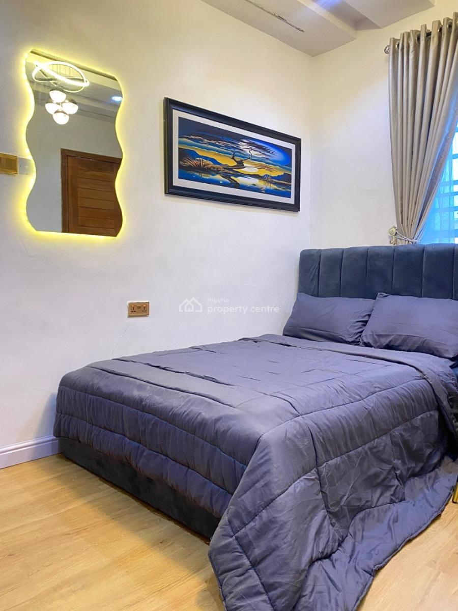 Luxury 1 Bedroom Apartment with Housekeeping and 24hrs Power Supply, Refrigerator,netflix and Cookware, Yaba, Lagos, Flat / Apartment Short Let