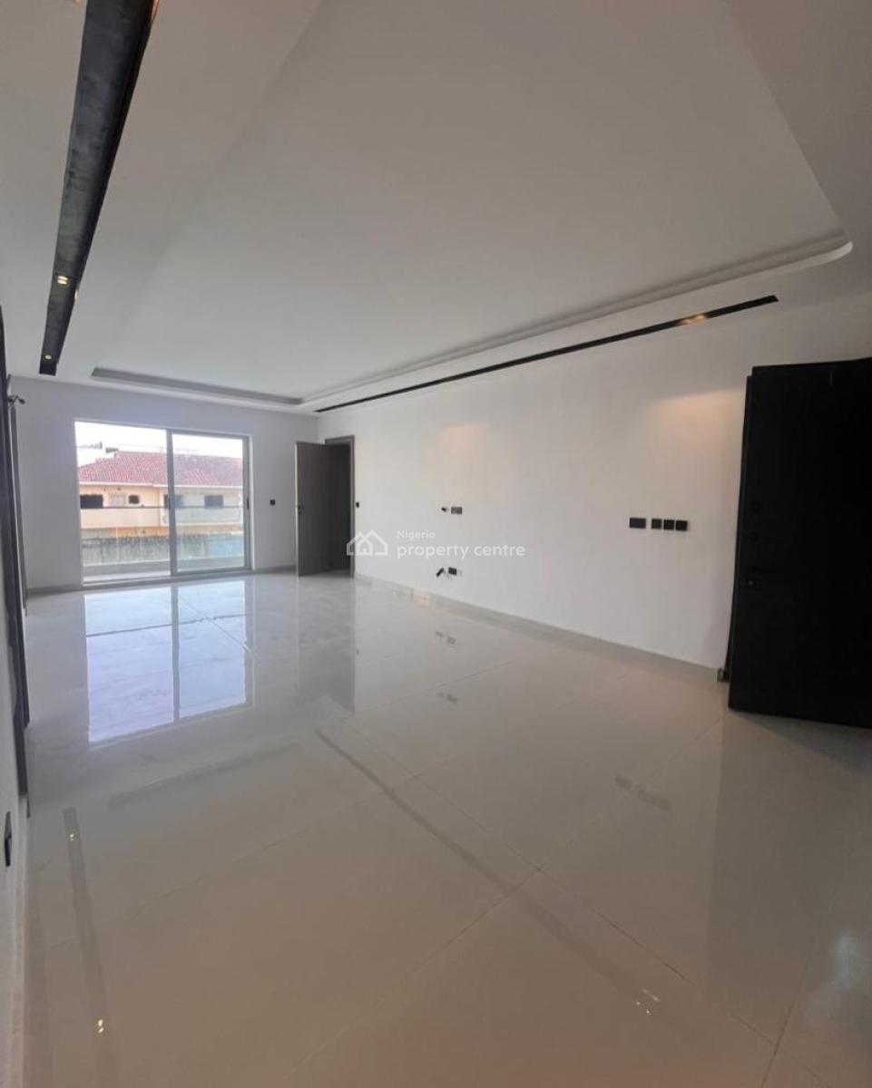 Lovely 2 Bedroom Apartment, Lekki Phase 1, Lekki, Lagos, Block of Flats for Sale