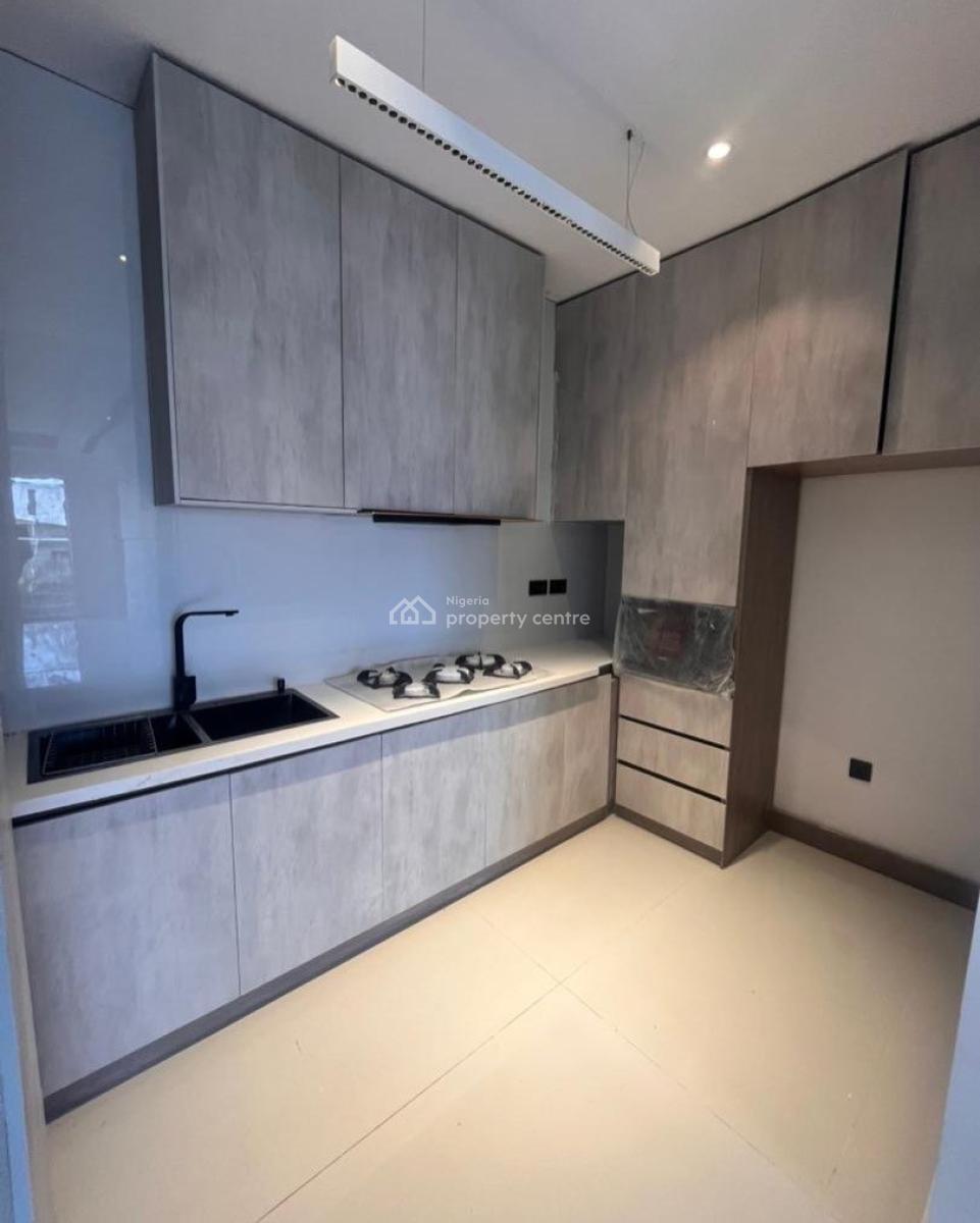 Lovely 2 Bedroom Apartment, Lekki Phase 1, Lekki, Lagos, Block of Flats for Sale