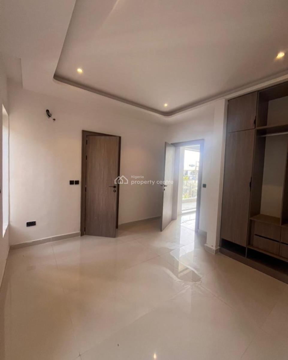 Lovely 2 Bedroom Apartment, Lekki Phase 1, Lekki, Lagos, Block of Flats for Sale