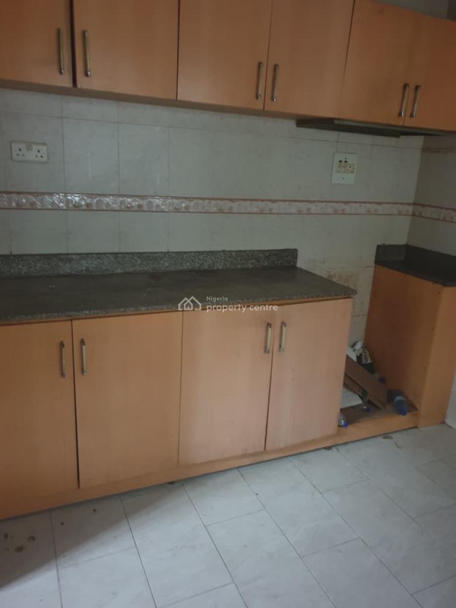 2 Bedroom Apartment, Gra Phase 2, Magodo, Lagos, Flat / Apartment for Rent