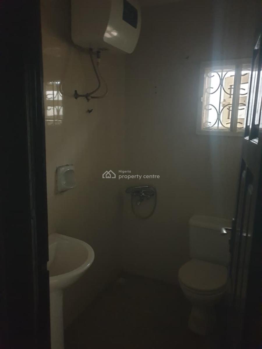 2 Bedroom Apartment, Gra Phase 2, Magodo, Lagos, Flat / Apartment for Rent