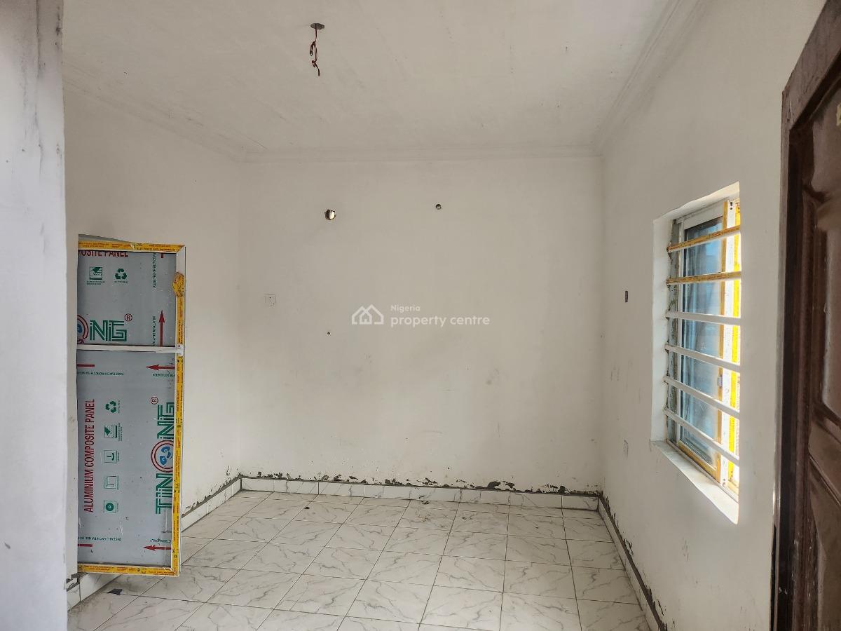 Mini Flat / Apartment, Odubanjo Street, Shomolu, Lagos, Mini Flat (room and Parlour) for Sale