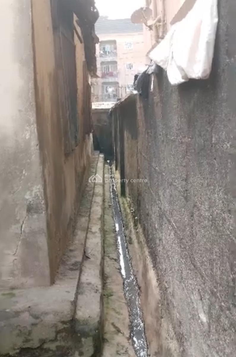 a Buy and Rebuild Bungalow, Off Apapa Road, Ebute Metta West, Yaba, Lagos, Detached Bungalow for Sale