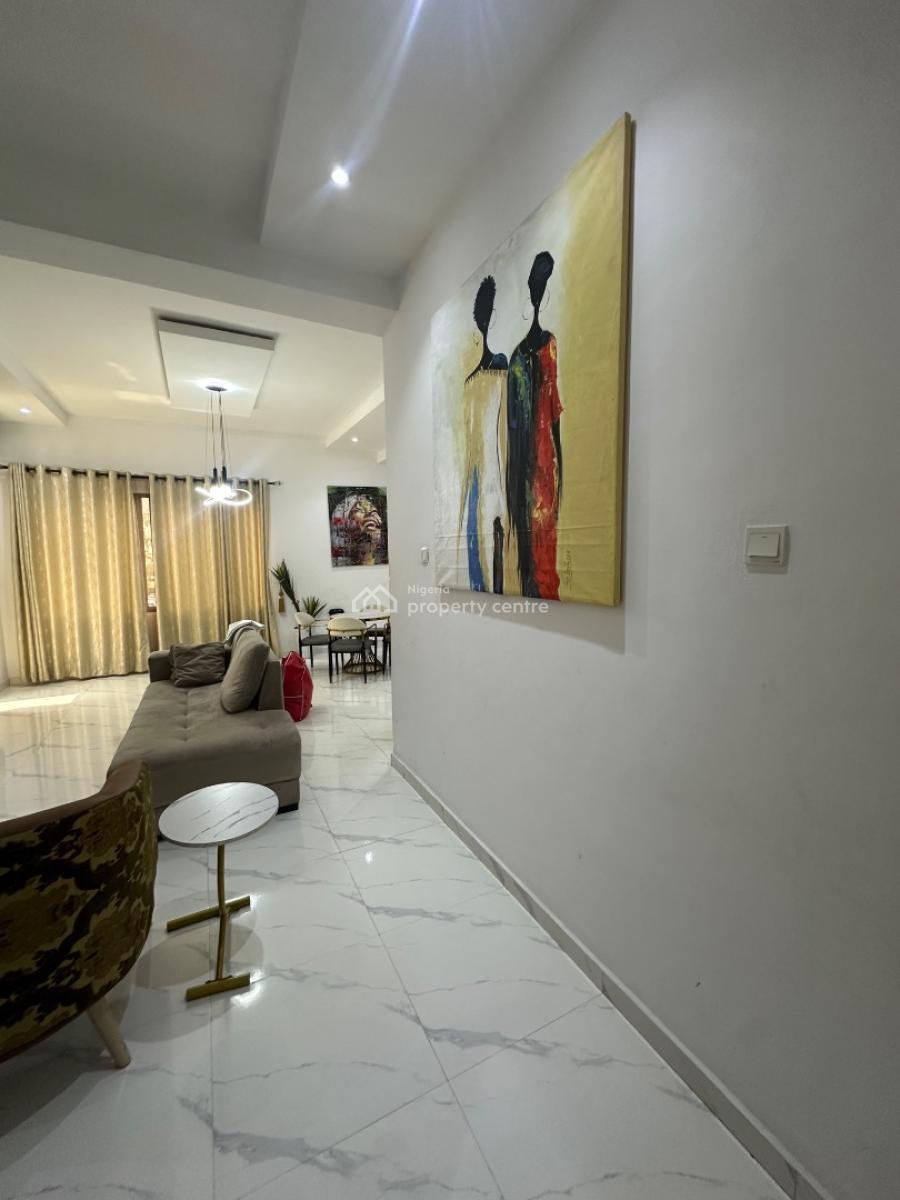 Beautiful 2 Bedroom Apartment, Off Isaac John Street, Ikeja Gra, Ikeja, Lagos, Flat / Apartment Short Let