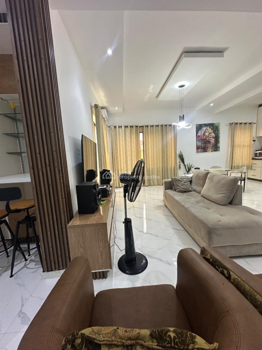 Beautiful 2 Bedroom Apartment, Off Isaac John Street, Ikeja Gra, Ikeja, Lagos, Flat / Apartment Short Let