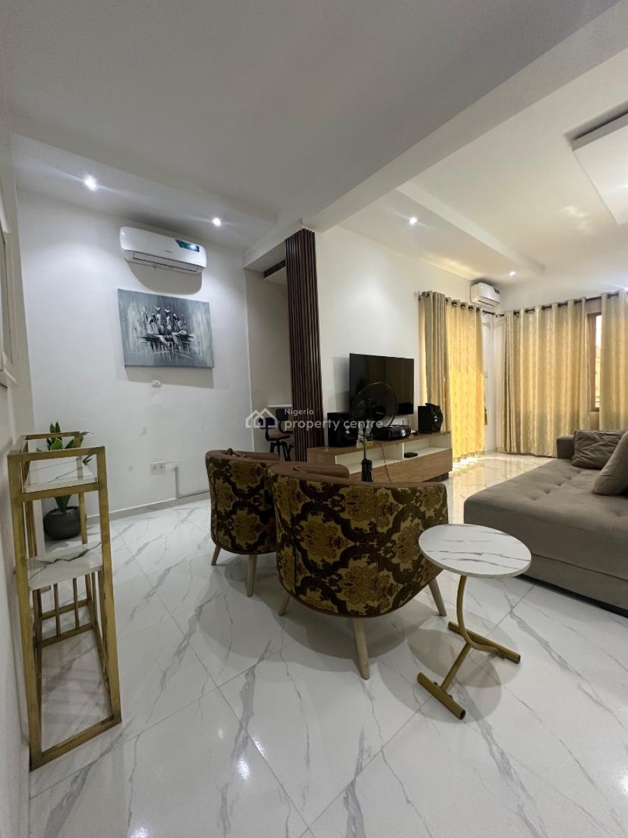 Beautiful 2 Bedroom Apartment, Off Isaac John Street, Ikeja Gra, Ikeja, Lagos, Flat / Apartment Short Let
