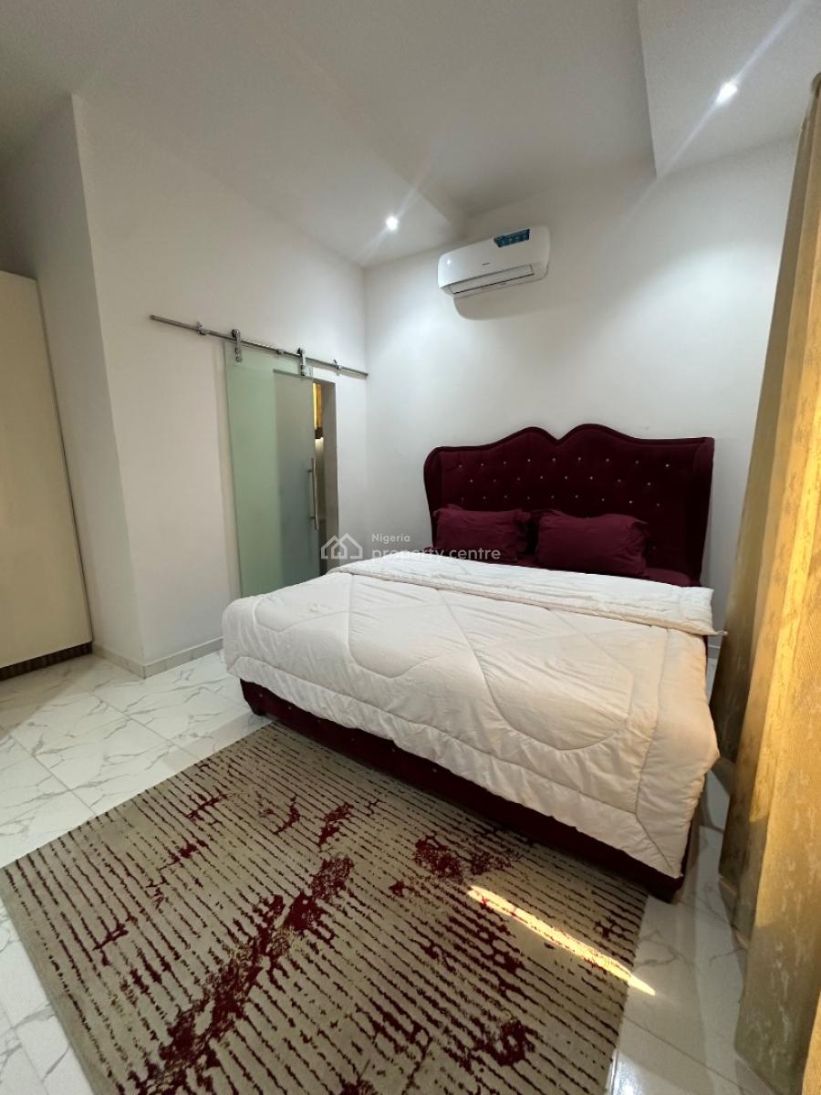 Beautiful 2 Bedroom Apartment, Off Isaac John Street, Ikeja Gra, Ikeja, Lagos, Flat / Apartment Short Let