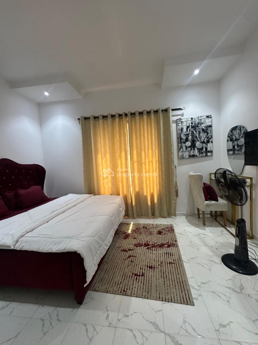 Beautiful 2 Bedroom Apartment, Off Isaac John Street, Ikeja Gra, Ikeja, Lagos, Flat / Apartment Short Let