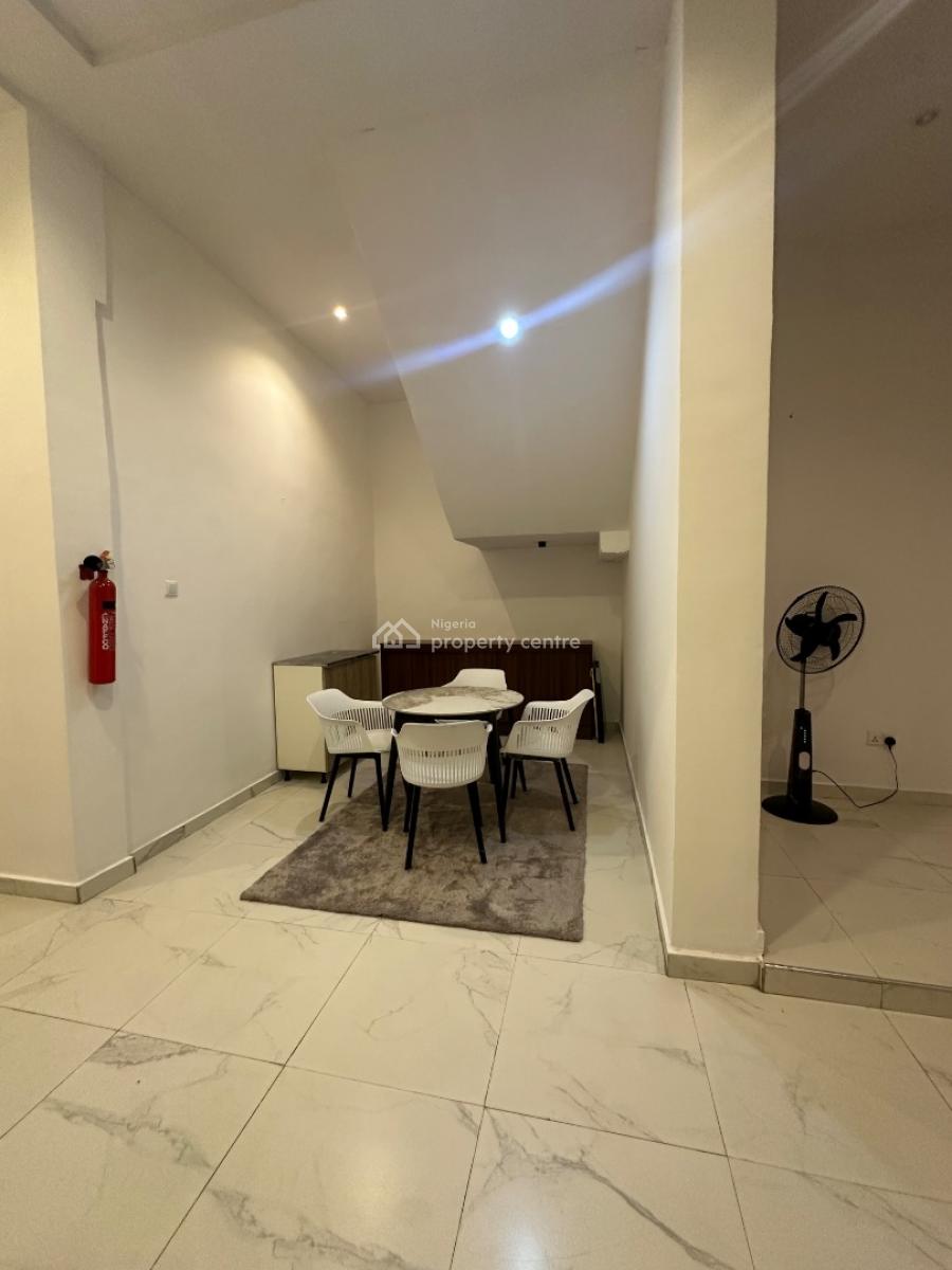 Beautiful 2 Bedroom Apartment, Ikeja Gra, Ikeja, Lagos, Flat / Apartment Short Let