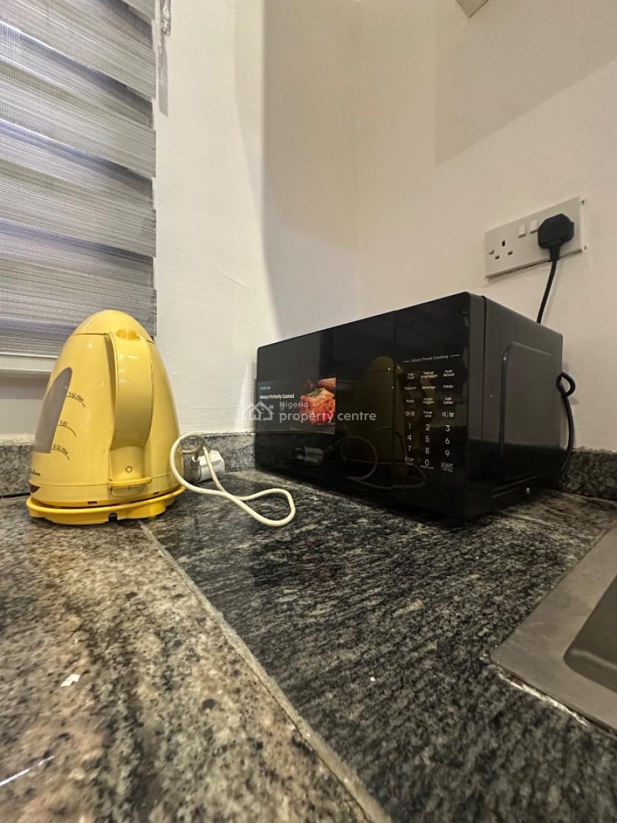 Beautiful 2 Bedroom Apartment, Ikeja Gra, Ikeja, Lagos, Flat / Apartment Short Let