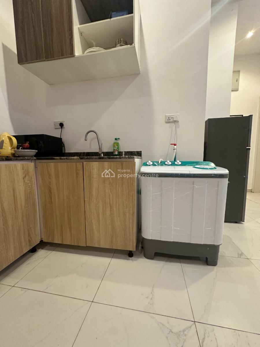 Beautiful 2 Bedroom Apartment, Ikeja Gra, Ikeja, Lagos, Flat / Apartment Short Let